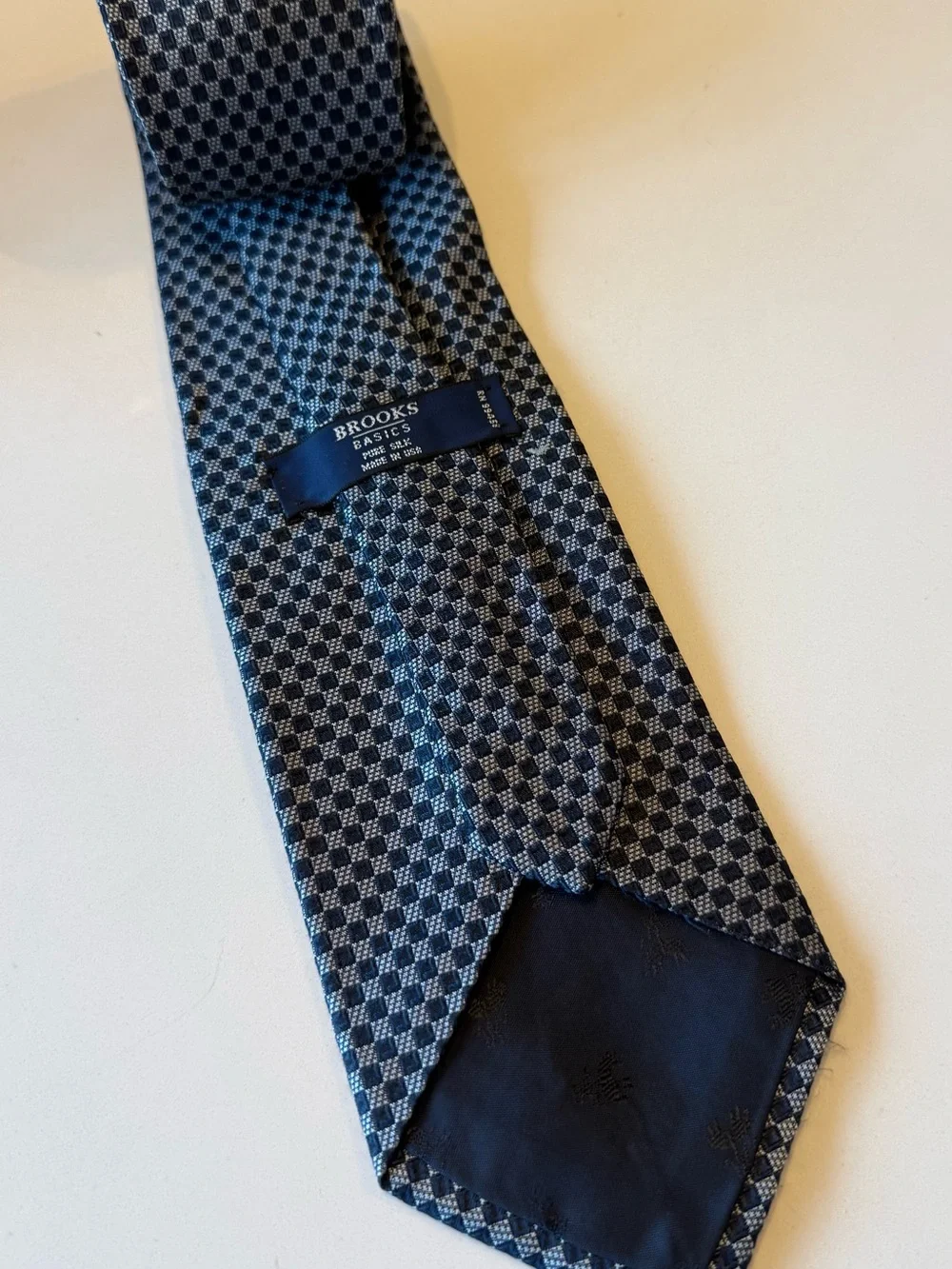 Vintage Brooks Basics Pure Silk Men’s Tie Blue Gray Geometric Made USA 62”